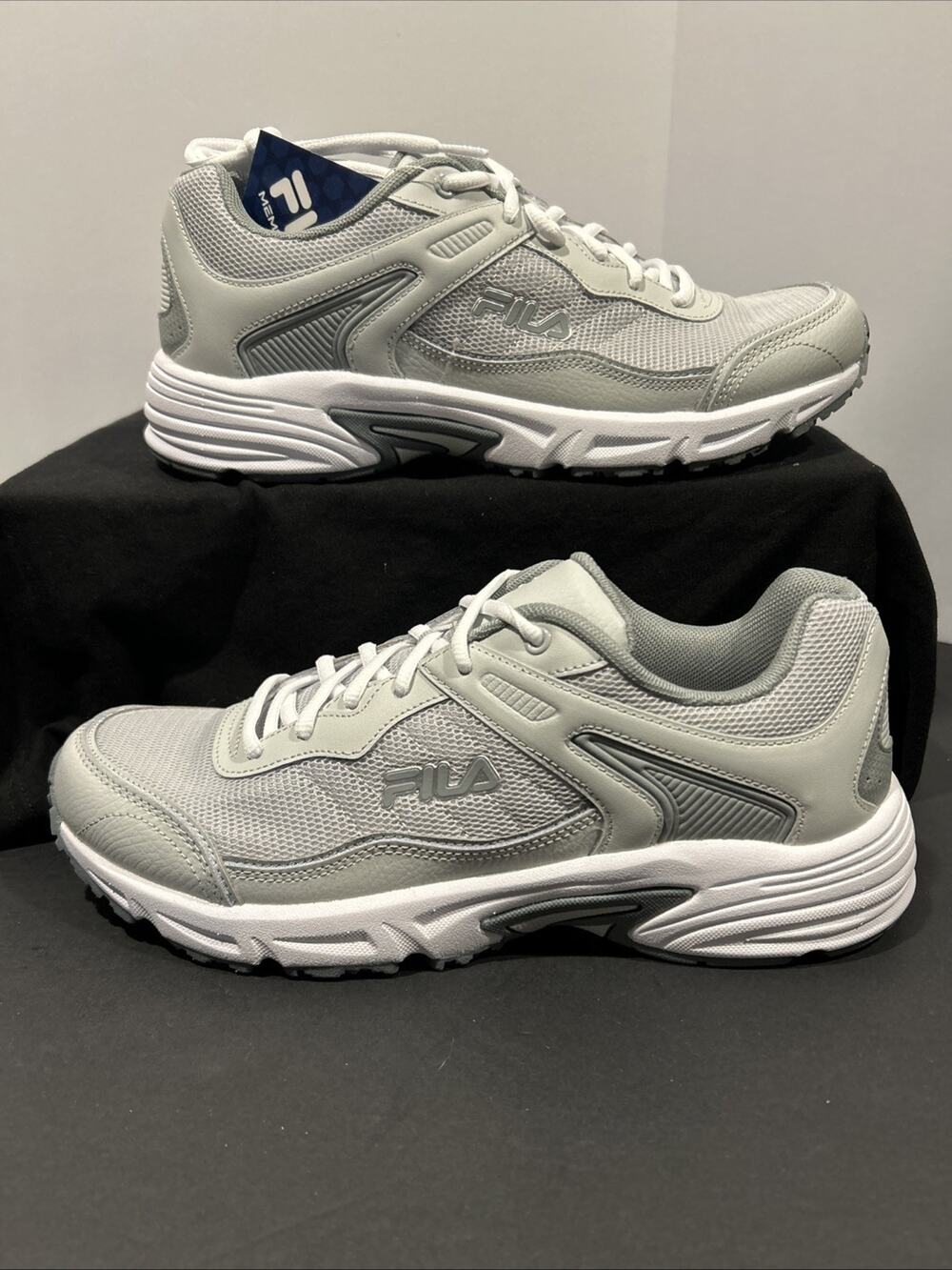 FILA MEMORY SPORTLAND - MENS Size 10.5 1GM02814-050- Brand NEW W Original BOX